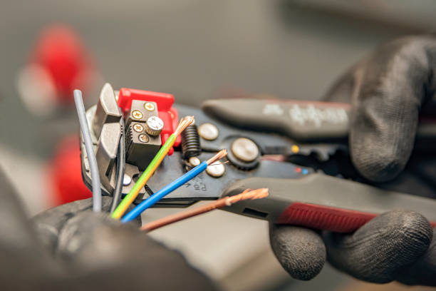 Best Affordable Emergency Electrician  in Johnson, AR